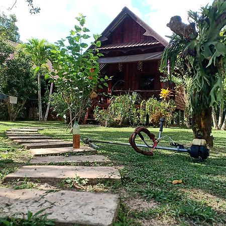 Friendly Koh Jum Hotel Bagian luar foto