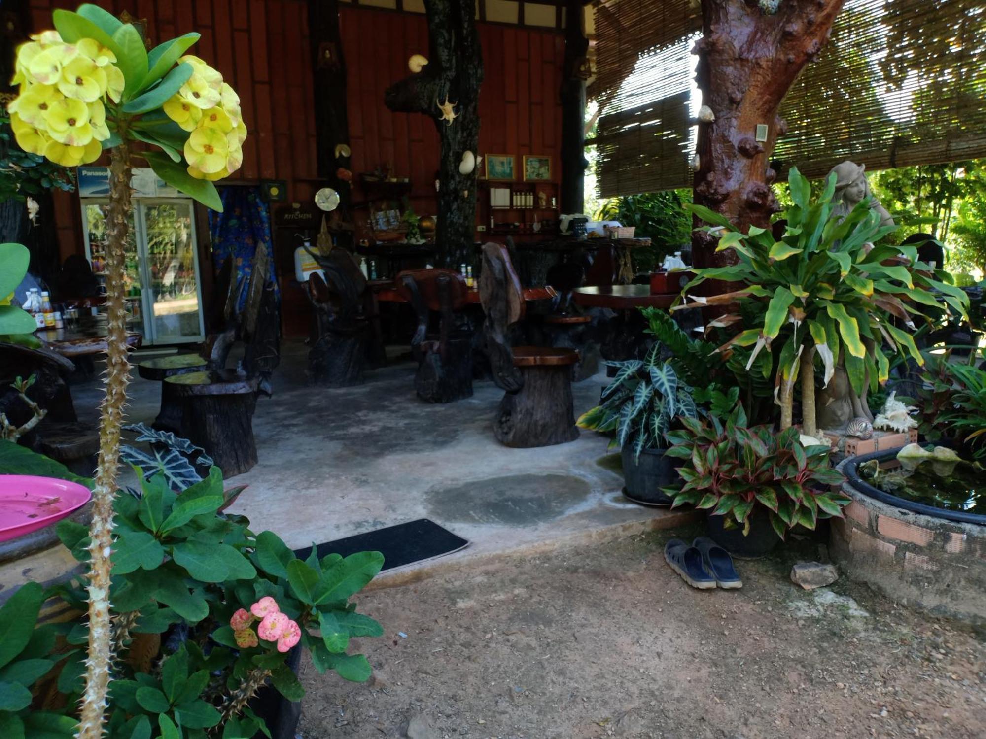 Friendly Koh Jum Hotel Bagian luar foto