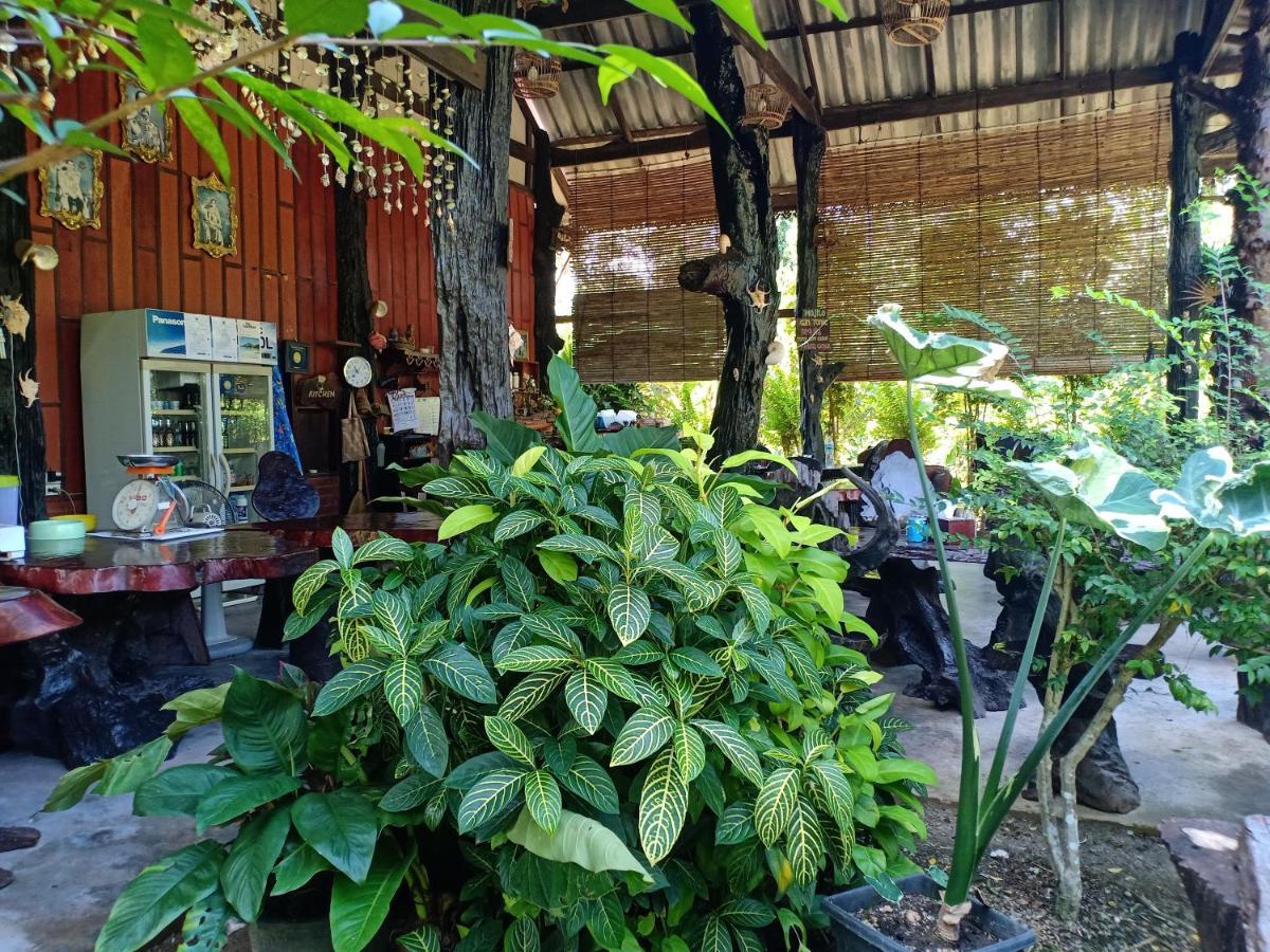 Friendly Koh Jum Hotel Bagian luar foto