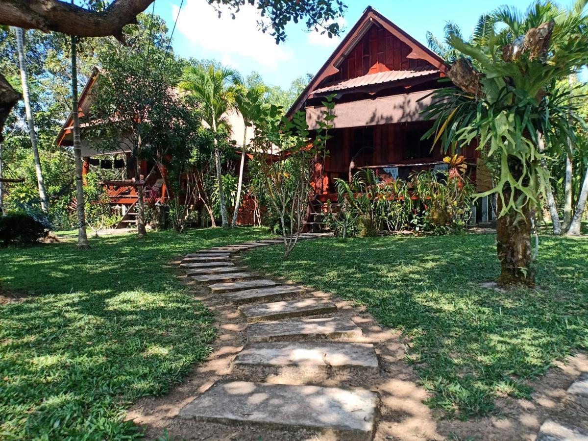 Friendly Koh Jum Hotel Bagian luar foto