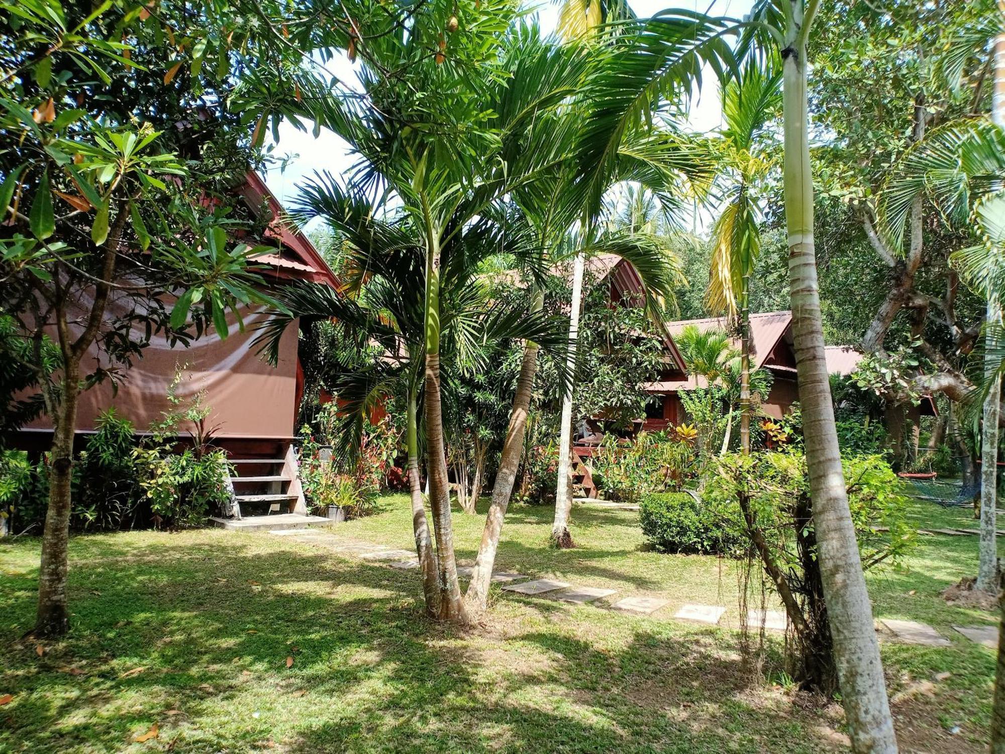 Friendly Koh Jum Hotel Bagian luar foto