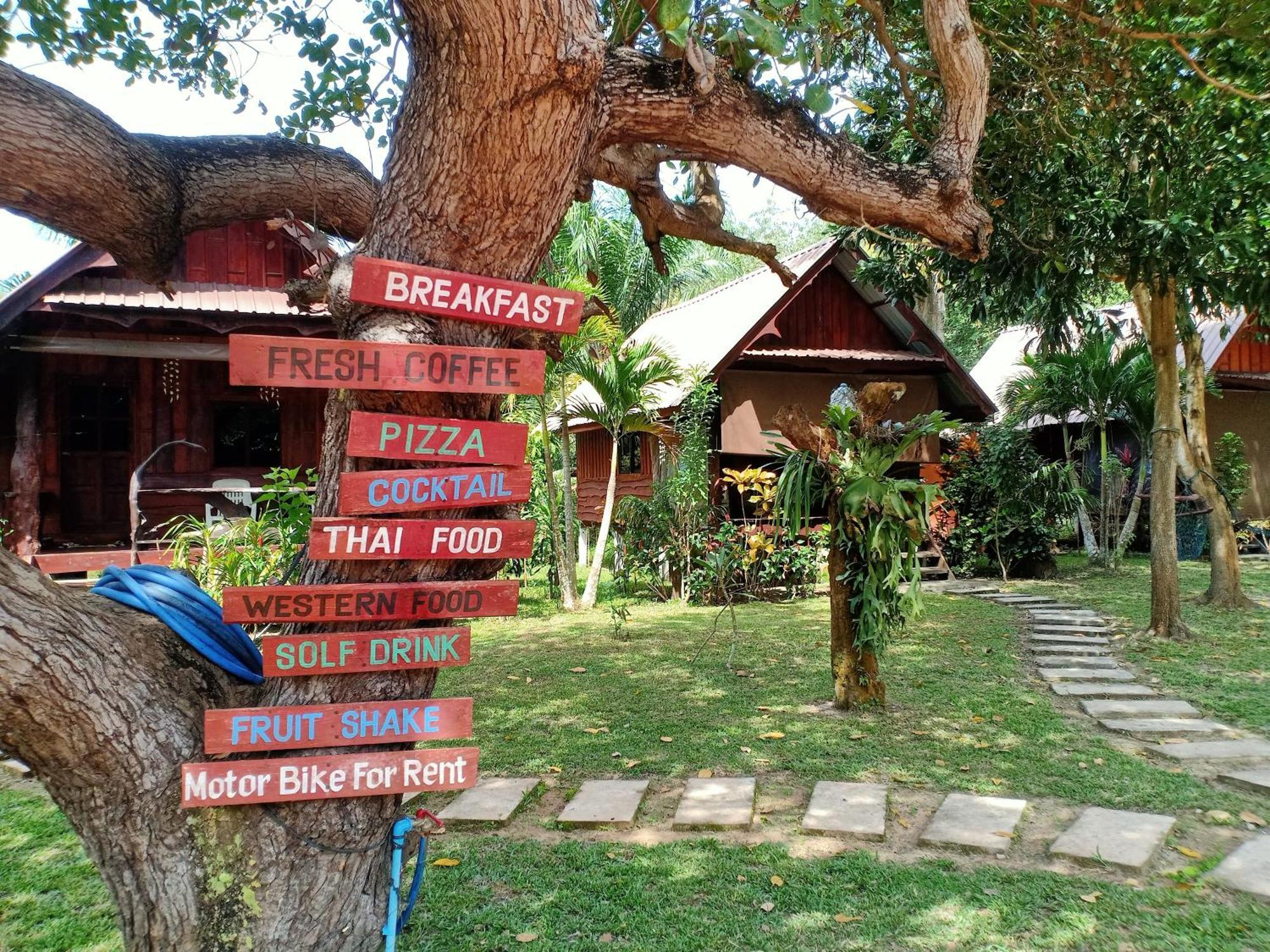 Friendly Koh Jum Hotel Bagian luar foto