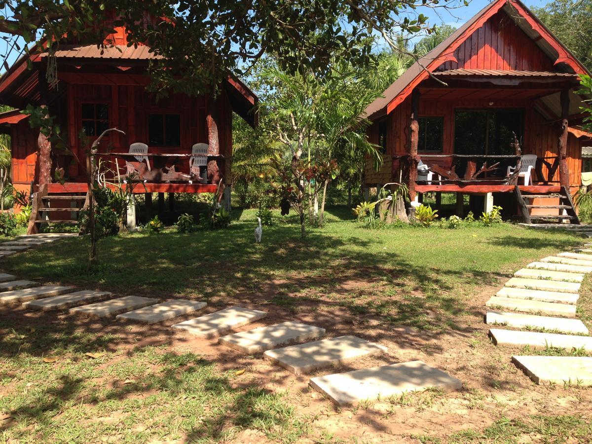 Friendly Koh Jum Hotel Bagian luar foto