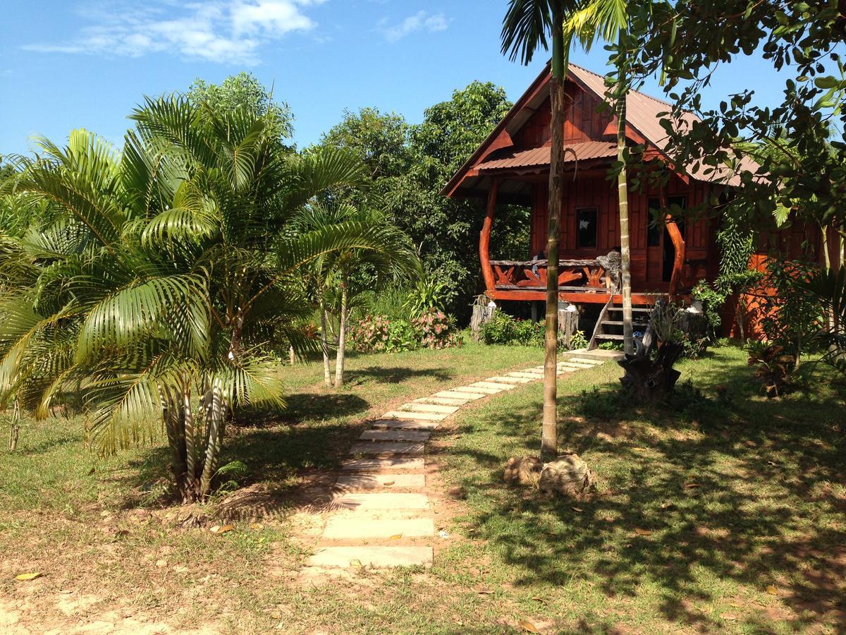 Friendly Koh Jum Hotel Bagian luar foto