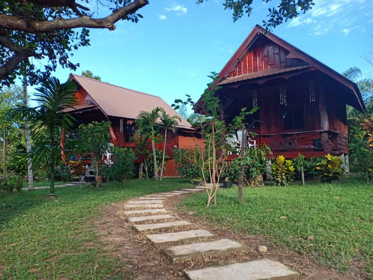 Friendly Koh Jum Hotel Bagian luar foto