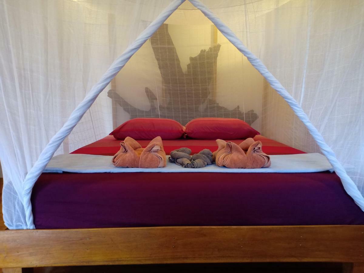 Friendly Koh Jum Hotel Bagian luar foto