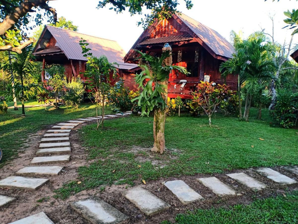 Friendly Koh Jum Hotel Bagian luar foto