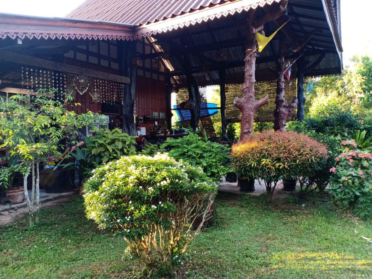 Friendly Koh Jum Hotel Bagian luar foto